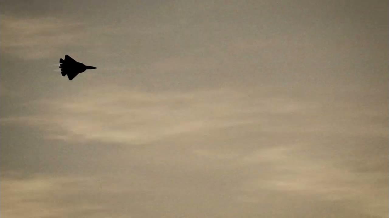 The unique sounds from the Russian SU-57 Felon stealth fighter. The unique sounds from the Russian SU-57 Felon stealth fighter.