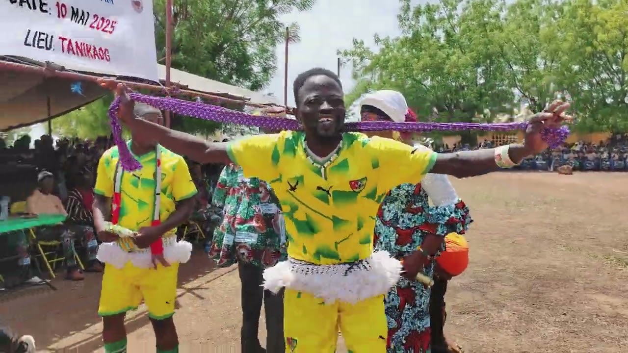 Djemila Bomla dans la prestation de La Réunion du Clan GNAM