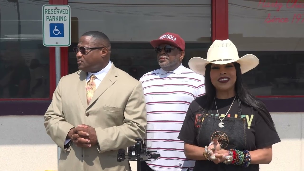 Holding Hartz Chicken Buffet employee Accountable for racial profiling #HoustonActivist