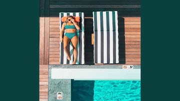 Charming Jazz Ballad with Strings - Vibe for End of Year Holidays