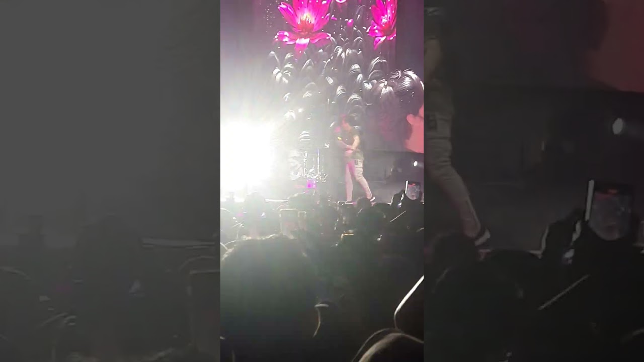 Noah Feat. Rizky Febian - Tak Bisakah / Fan Cam View