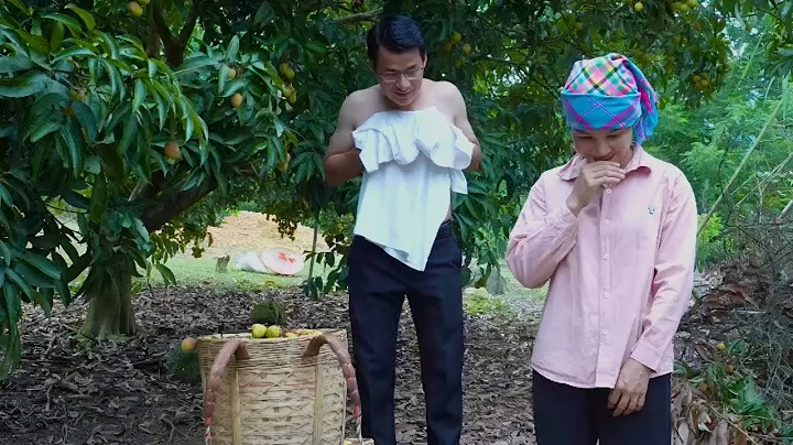 The unexpected situation between CEO Toan and Tu Diem made both of them embarrassed.