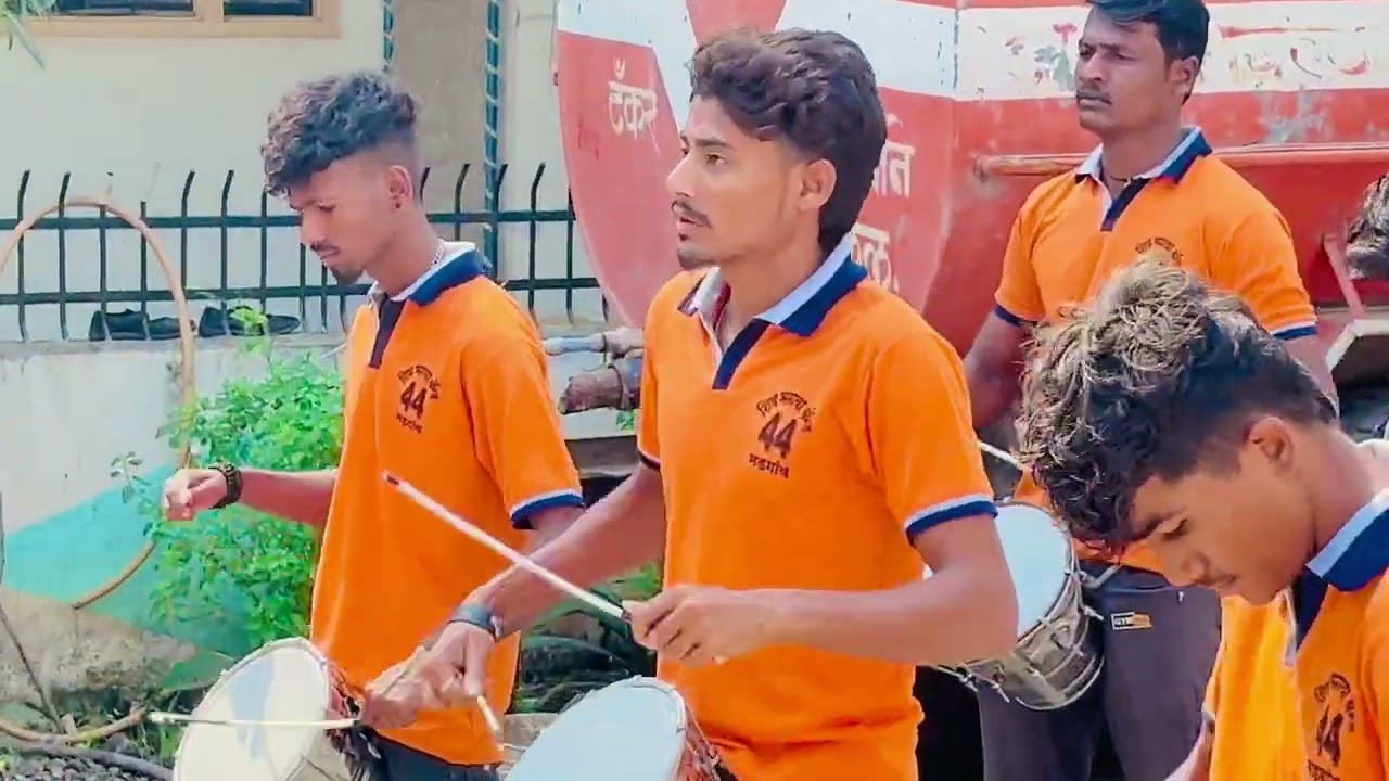 Raja lalkari song performence by shiv bhagwa band bhadgaon mo.8888376612,mo9730143789