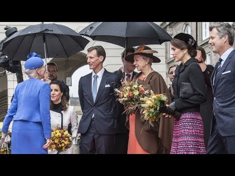 Video: Emaljer Inspireret Af Den Kongelige Familie