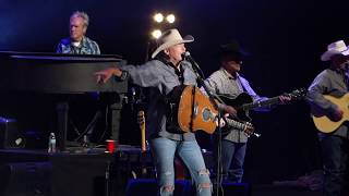 Alan Jackson "It's 5oclock somewhere" "Chatahoochie" Jacksonville, FL 9/21/19