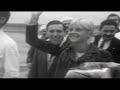 ARRIVEE DE SYLVIE VARTAN A L&#39;AEROPORT DE BUENOS AIRES, 1er JUIN 1965