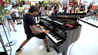 Queen Don&#39;t Stop Me Now (Piano Shopping Mall)