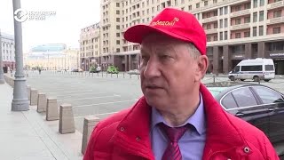 Депутат Госдумы возмущается задержанием коммунистов за акцию 9 мая