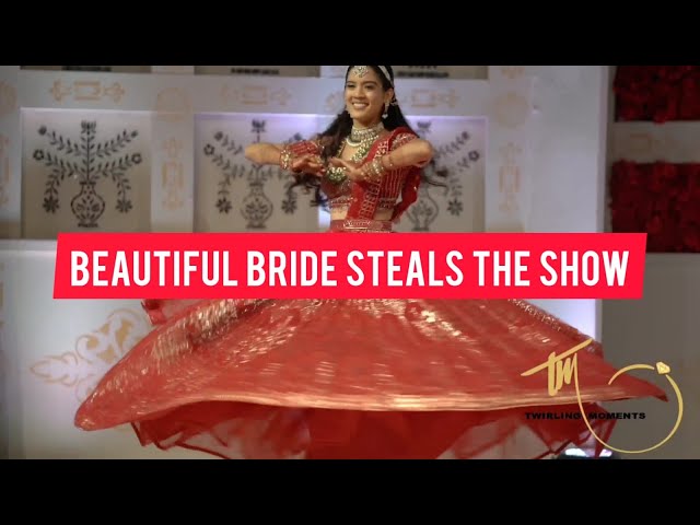 Beautiful Bride Steals the Show | Rajvaadi Odhni | By Twirling Moments class=