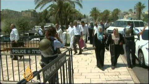 Palestinians denied mosque access