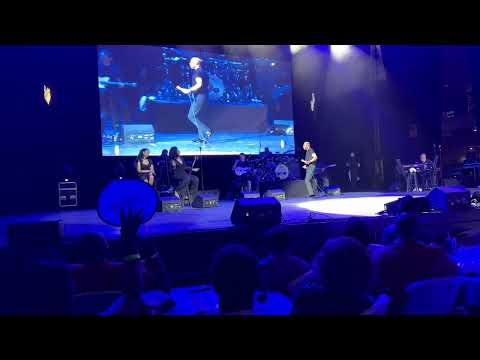 Jeffrey Osbourne performs "Love Ballad" live at the Mable House Amphitheater.