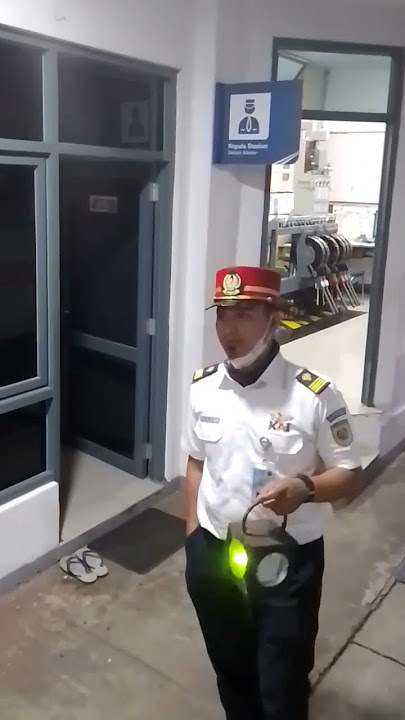 sahut-sahutan Semboyan 40-41-35 KA Kahuripan di stasiun Cipendeuy | #shorts #youtubeshorts #jalankuy