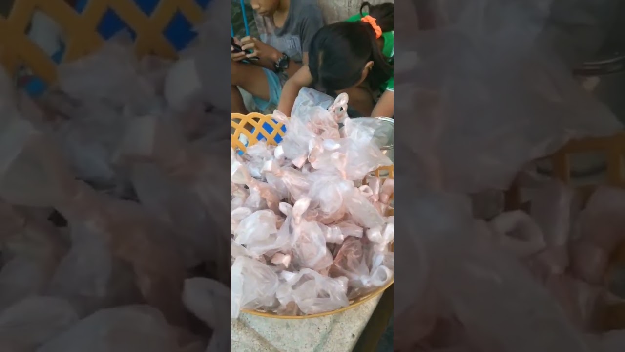 kakaibang street food lumpiang wraffer