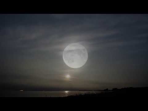 Lunar Eclipse 2011 time lapse - stabilised with LRTimelapse