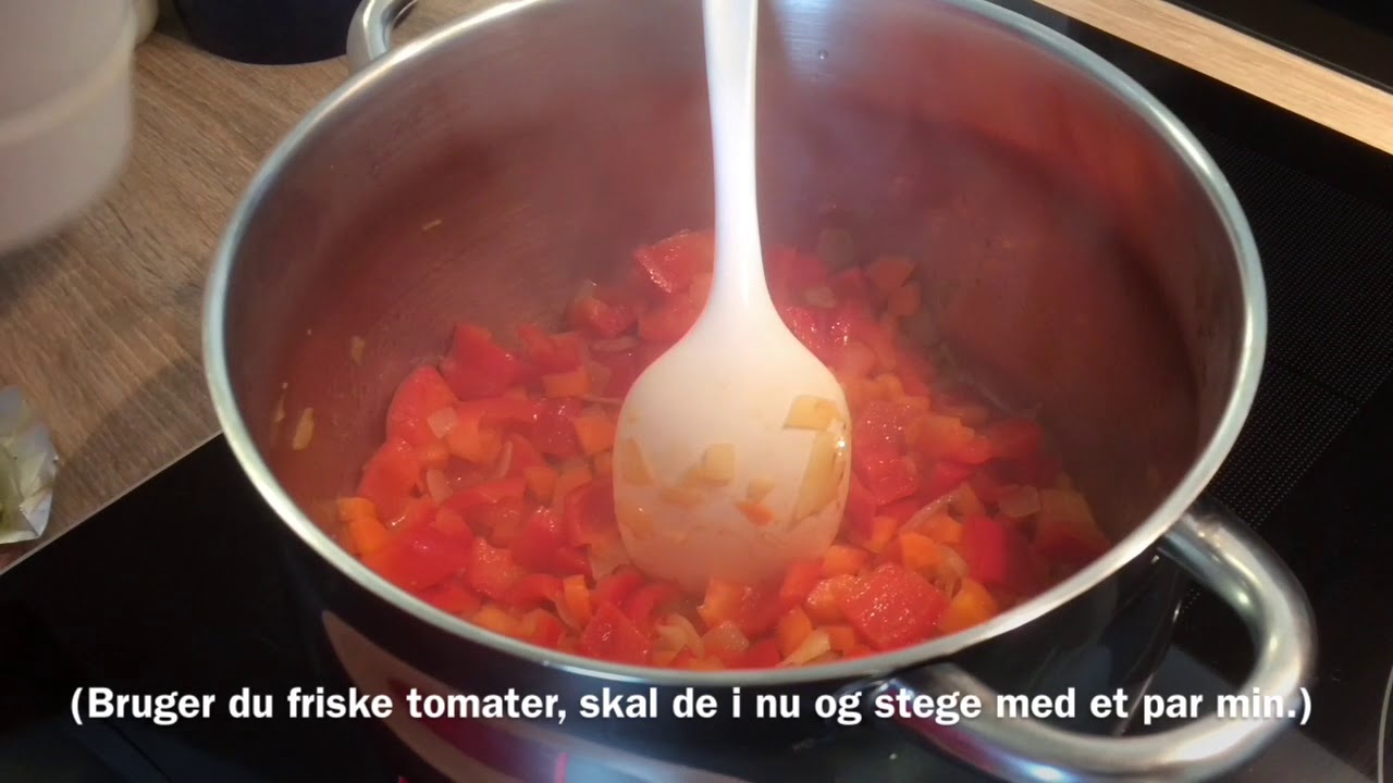 Tomatsuppe med suppepasta - YouTube