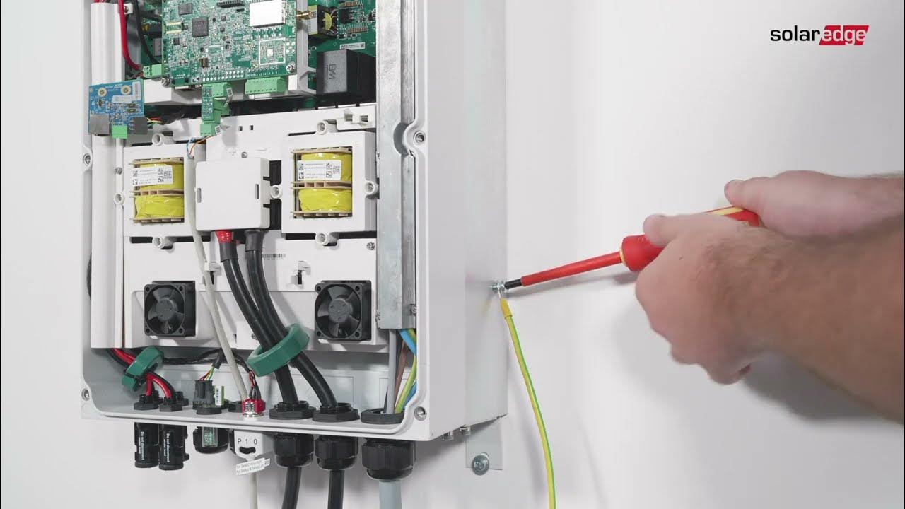 So installieren Sie den StorEdge Wechselrichter (dreiphasig