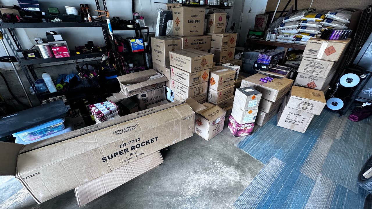 Fireworks Stash Part 3 final pick up ( hopefully 🤣🤣 ) All BANGERS!!!! 💣🧨🧨💥 HMU
