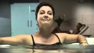 Женщины Пукают в Бассейне - Датская Реклама Лотереи