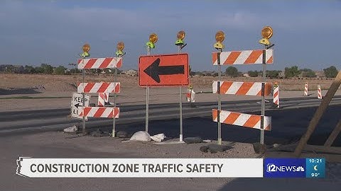 VIDEO: Driver swerves into oncoming traffic to avoid construction zone