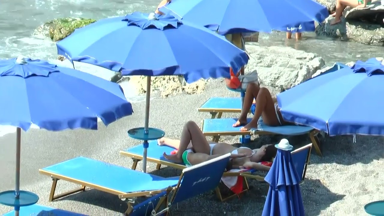 Scontro Assobalneari-Codacons su prezzi lidi: 