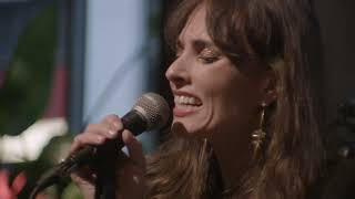 Sophie Auster performs live in New York at NeueHouse