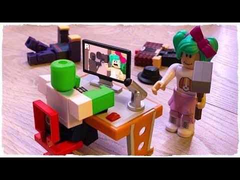 Flee The Facility Los Munecos De Juguete De Roblox En La Vida Real Youtube - juguetes de roblox chile