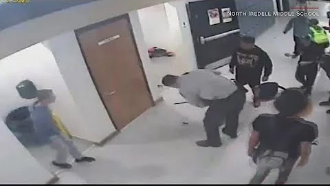 Video shows human resource officer saves choking student at Georgia middle school - DayDayNews