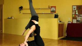 Cartwheel entrance to straddle bat