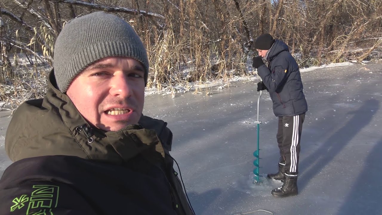 Первый ЛЁД и сразу щука! РЫБАЛКА на ЖЕРЛИЦЫ и МОРМЫШКУ ЗИМОЙ в ДЕРЕВНЕ