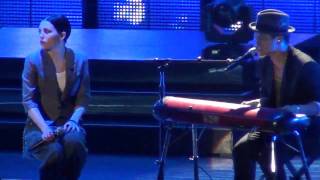 Bruno Mars und Skylar Grey - It will Rain - Jahrhunderthalle Frankfurt 2011- HD chords