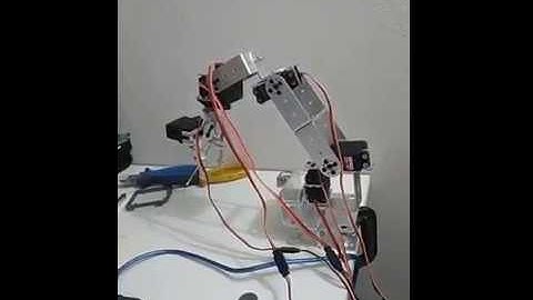 Robô manipulador didático em Arduino