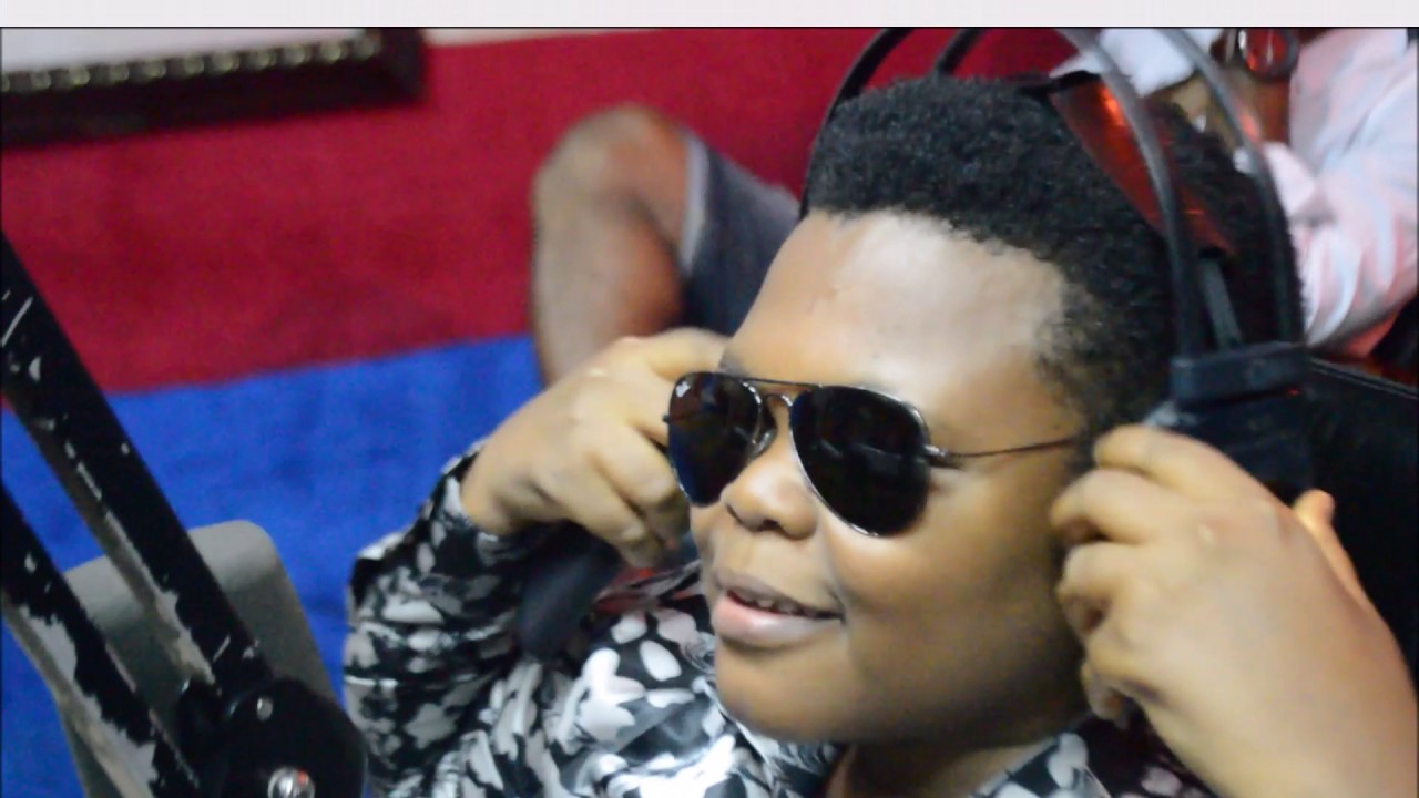 Osita Iheme Aka Paw Paw Hangs In With Gloria On Lunchtime Youtube