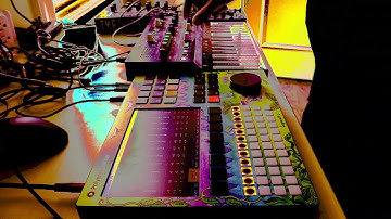 random techno 200 (155bpm) Polyend Tracker, Bastl Softpop SP2, Microfreak, Bastl Thyme