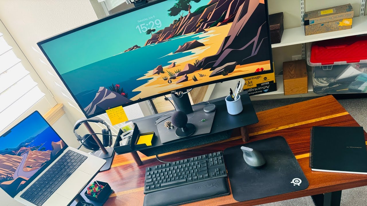 My favorite gear for a programmer's desk - YouTube