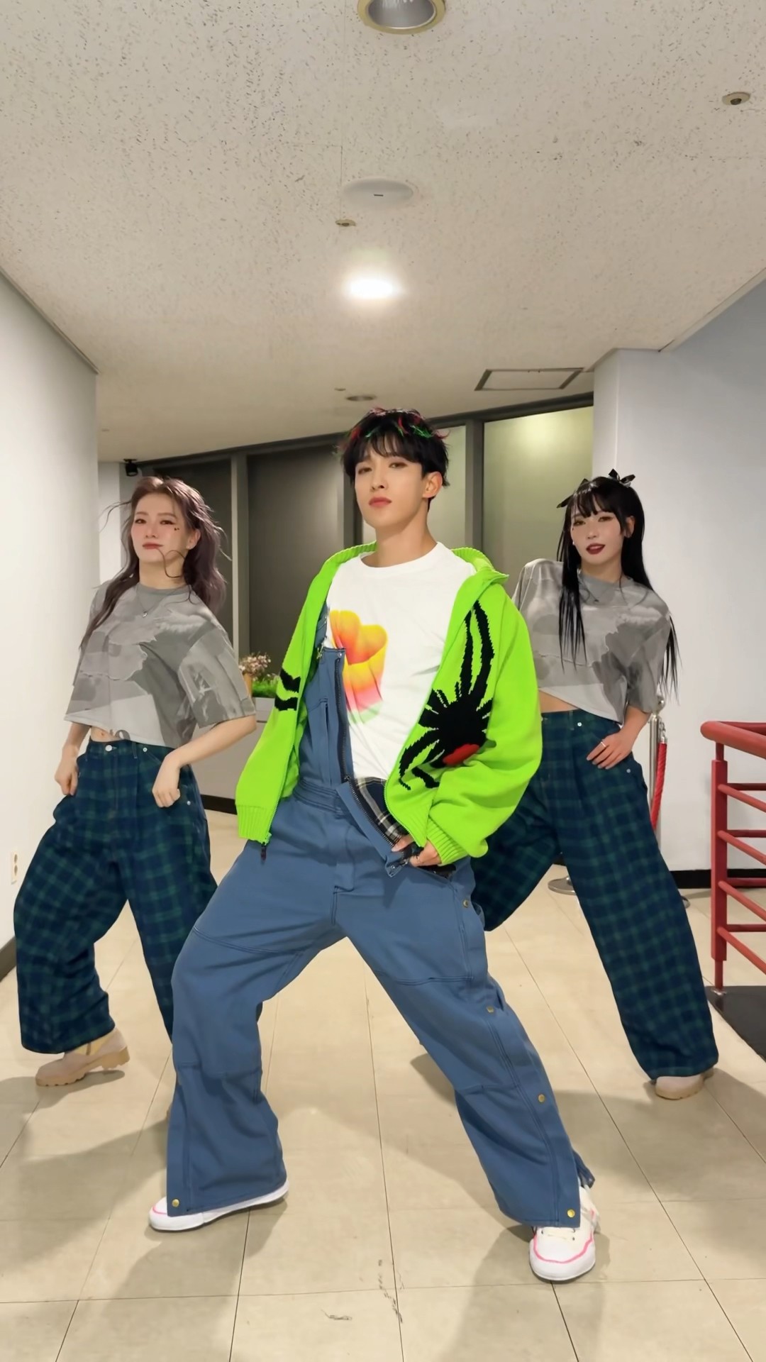 #청바지챌린지 ? with #강은주 #박채완 #도겸 #DK #부석순 #BSS #BSS_TELEPARTY #부석순_청바지 #BSS_CBZ
