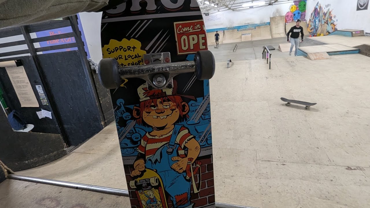 I snapped my deck! Breaking in my new board at pioneer St albans #skateboarding 