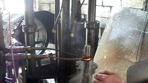 Shaft surface quenching process using cnc induction heating machine tool