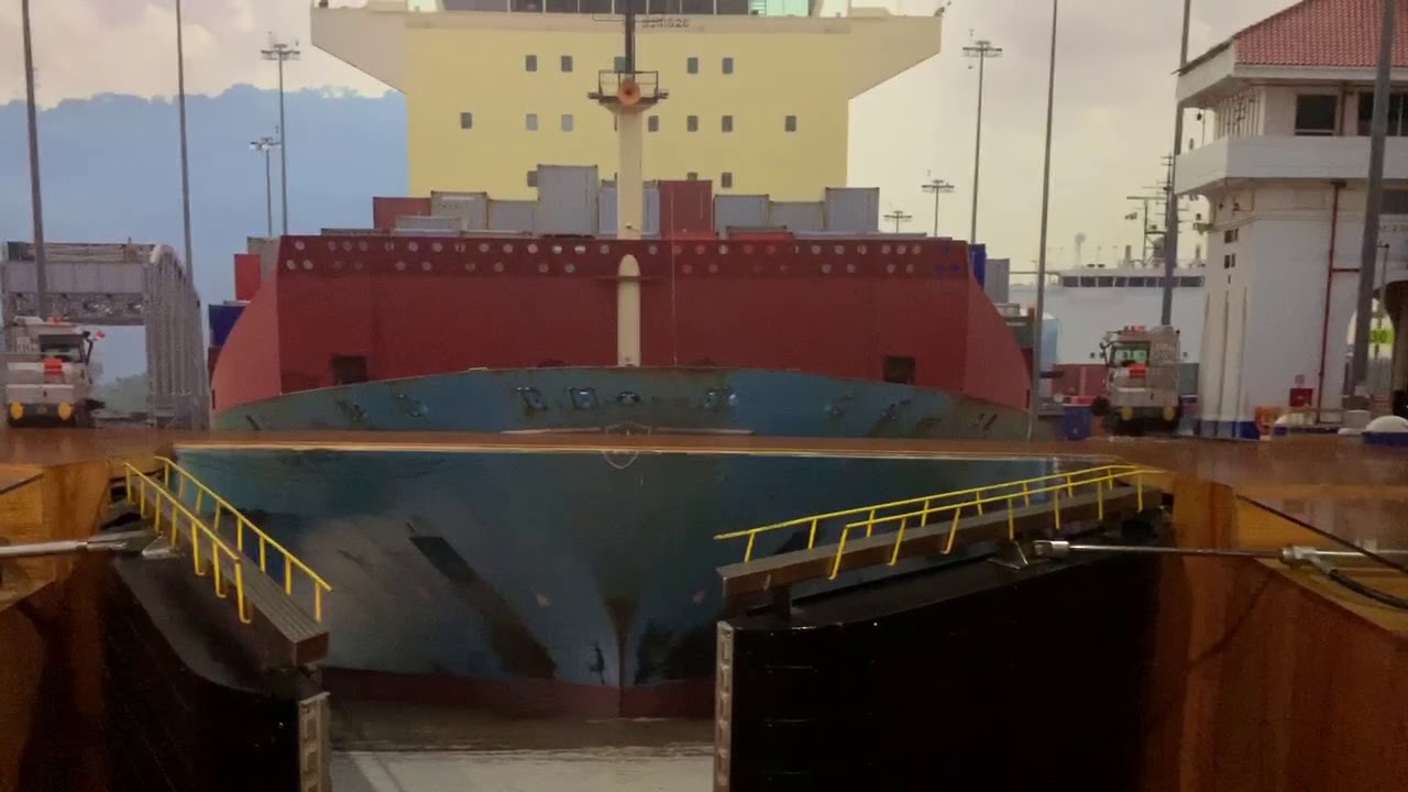 Who is the better lock master? - YouTube