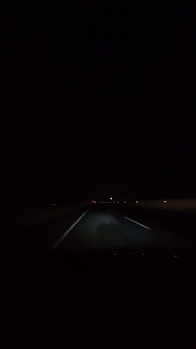 Pemandangan mengemudi mobil HRV-AT malam hari sangan Fun to Drive.