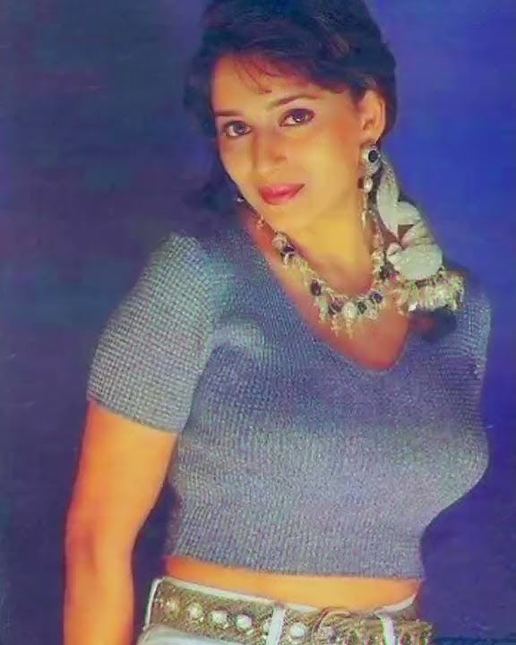 Madhuri dixit beautiful old pictures😍😍😍💕💞❤💓 #madhuridixit #90severgreen  | please SUBSCRIBE👇🤗