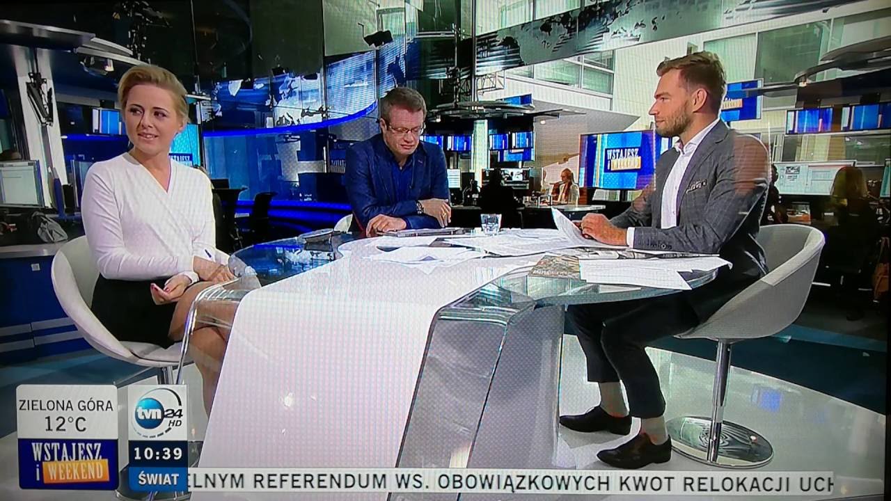 miech-prezenterki-na-wizji-tvn24-zabawki-1-10-2016-youtube