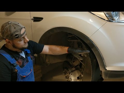 Замена ламп передних габаритов на Ford Kuga 2
