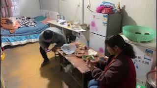 妈妈知道我给姐姐转💰了，说我自己也没发多少工资，还给姐姐转，我说你不问姐姐要钱我就不转了……#vlog #日常 #日常生活 #生活 #日常vlog