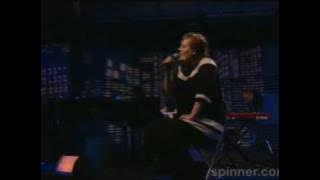 ADELE - Make You Feel My Love live acoustic (Spinner.com)