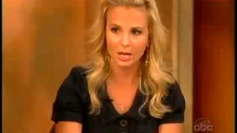 Elisabeth Gets Owned During McCain vs. Obama Argum...