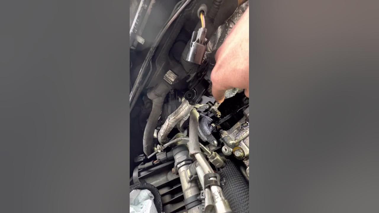 Range Rover L405 V8 Diesel Oil Cooler Leaking Replacement Burning Smell