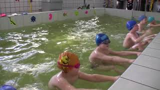 Дети учатся плавать.(Открытое занятие в бассейне детсада 