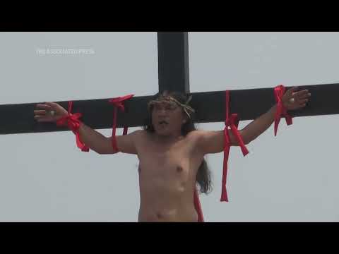 Philippines reenact crucifixion on Good Friday