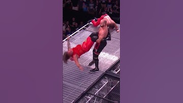 Claudio Castagnoli slaat Chris Jericho neer bij AEW Dynamite Blood & Guts!