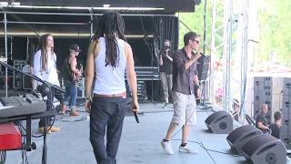 Video thumbnail of "BROUSSAÏ Feat NAÂMAN - Reggae Sun Ska 2013 - Elle m'Accompagne"